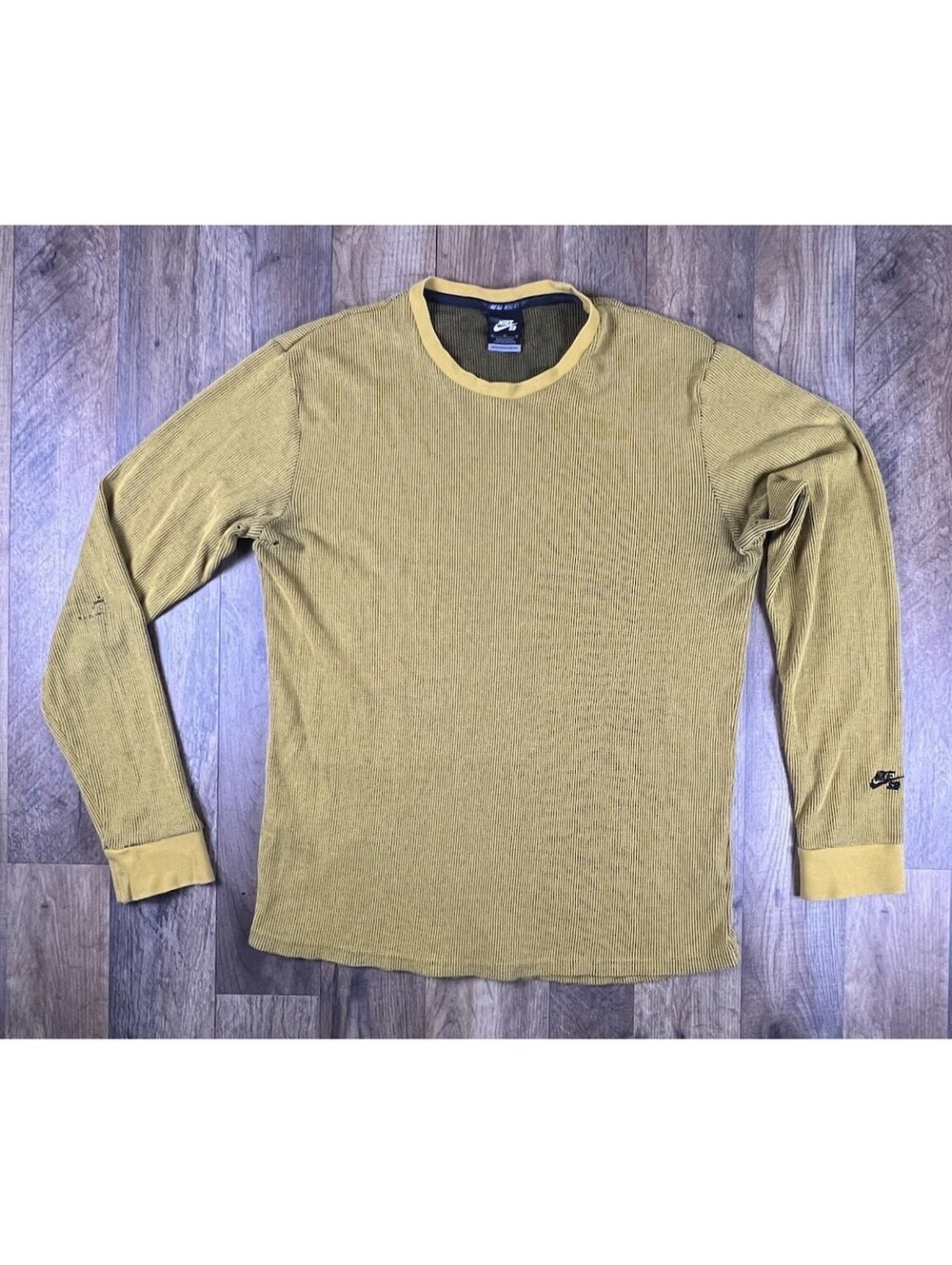 Nike SB Skateboard Long Sleeve Waffle Knit Thermal Crewneck Skate Medium Yellow